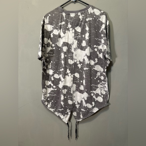 Men’s Extended Tee - Picture 2 of 4